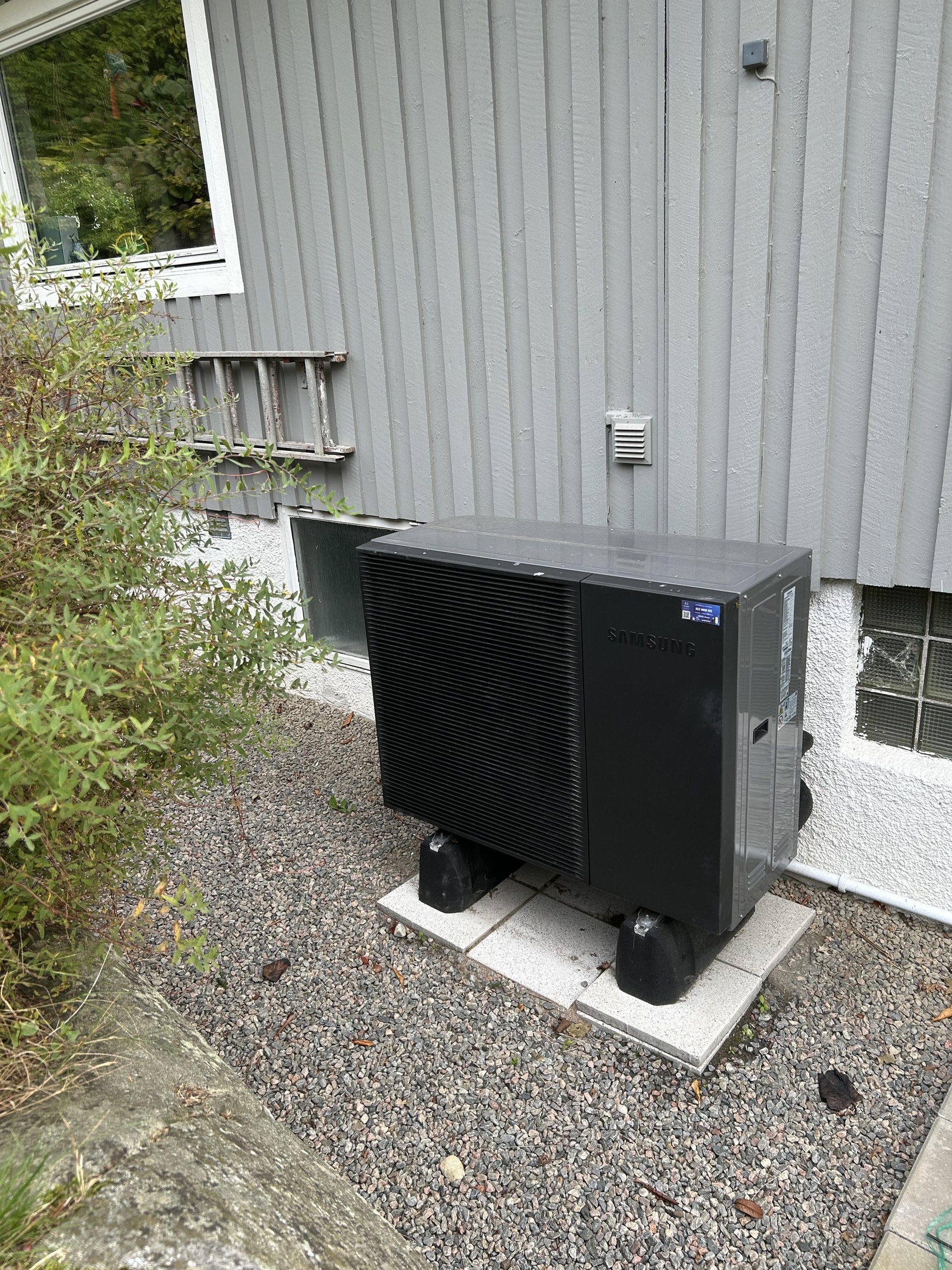 Installation av Samsung luft/vatten-värmepump R290, 12 kW i Torslanda